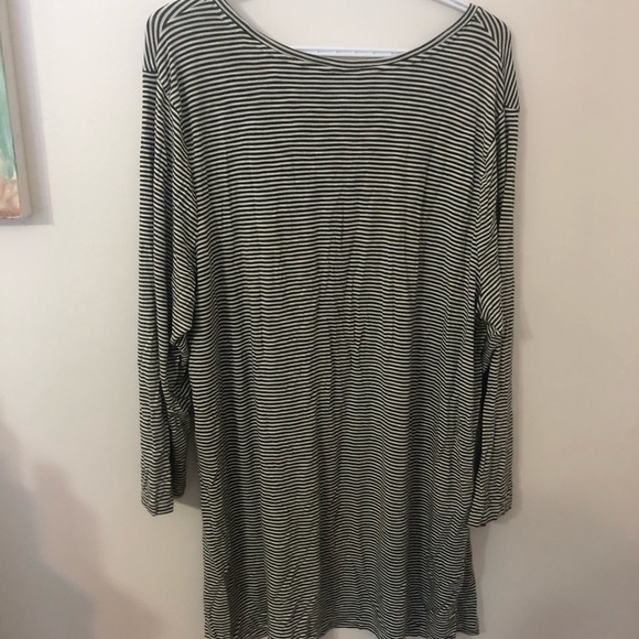 Green and white stripped swing dress - Picture 3 of 4